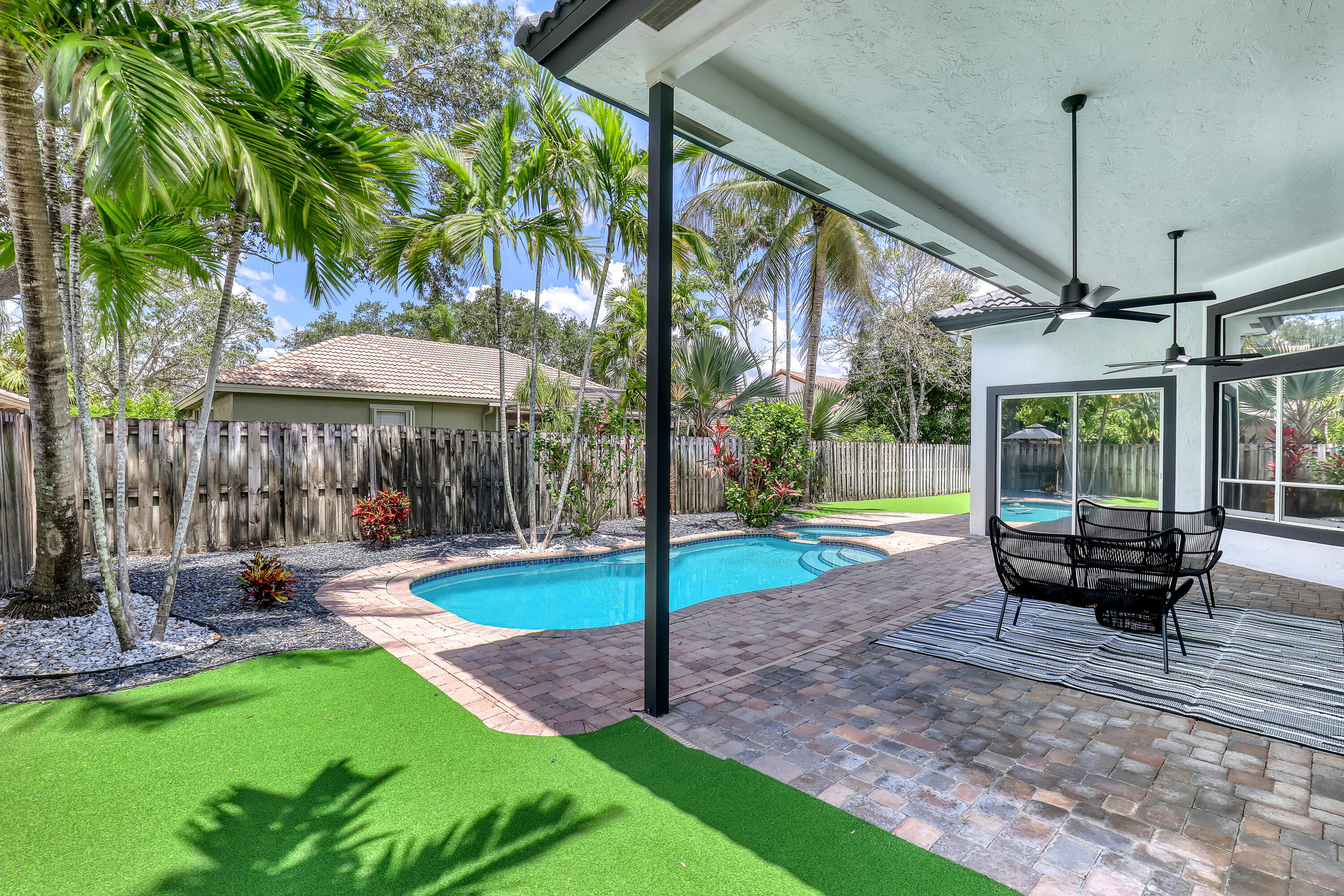 PEMBROKE FALLS - PHASE 1 - Residential