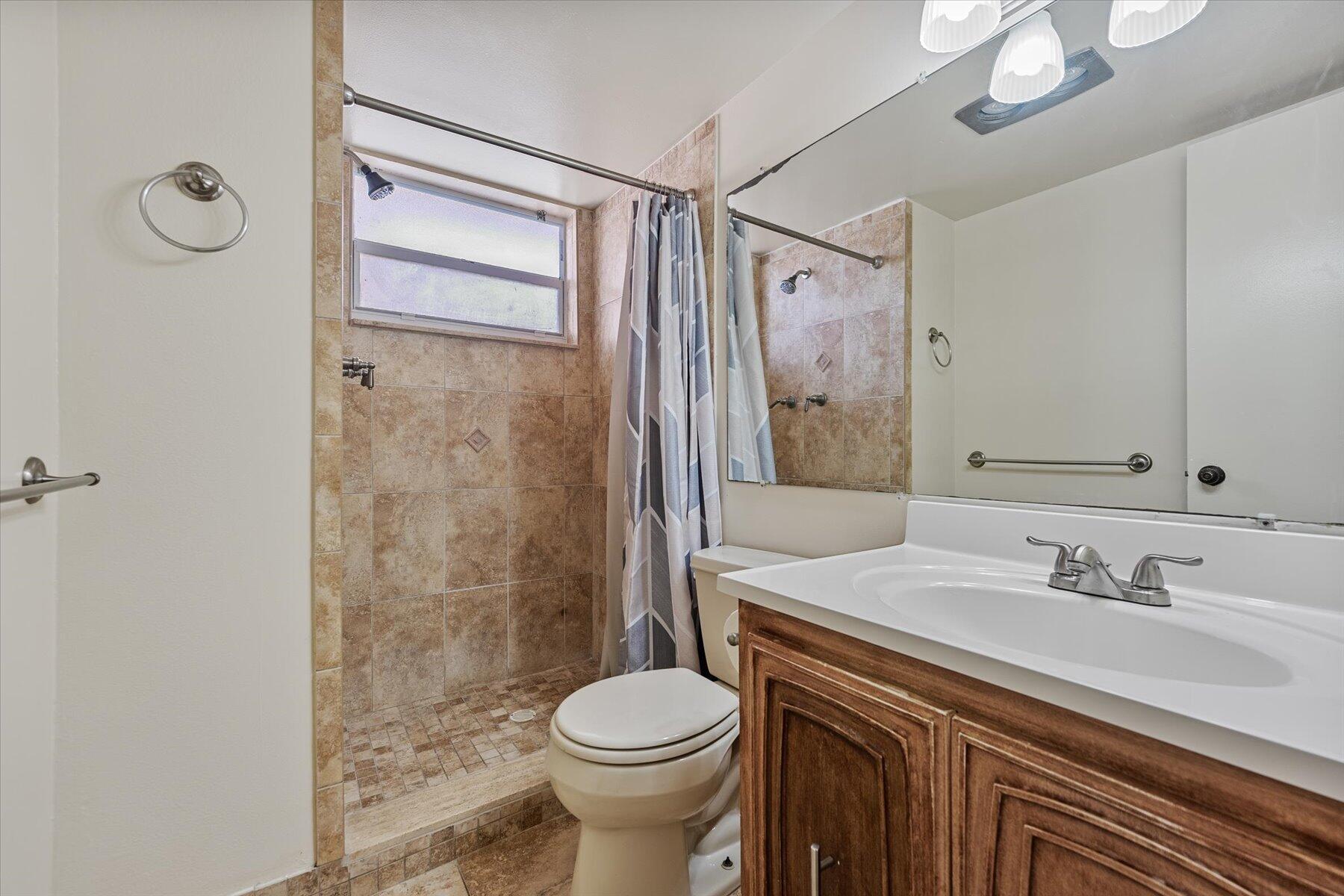 LAKESIDE VILLAGE CONDO 9 - Residential Lease
