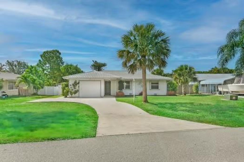 Photo of 6159 SE Poinciana Lane, Hobe Sound, FL 33455 (MLS # F10508029)