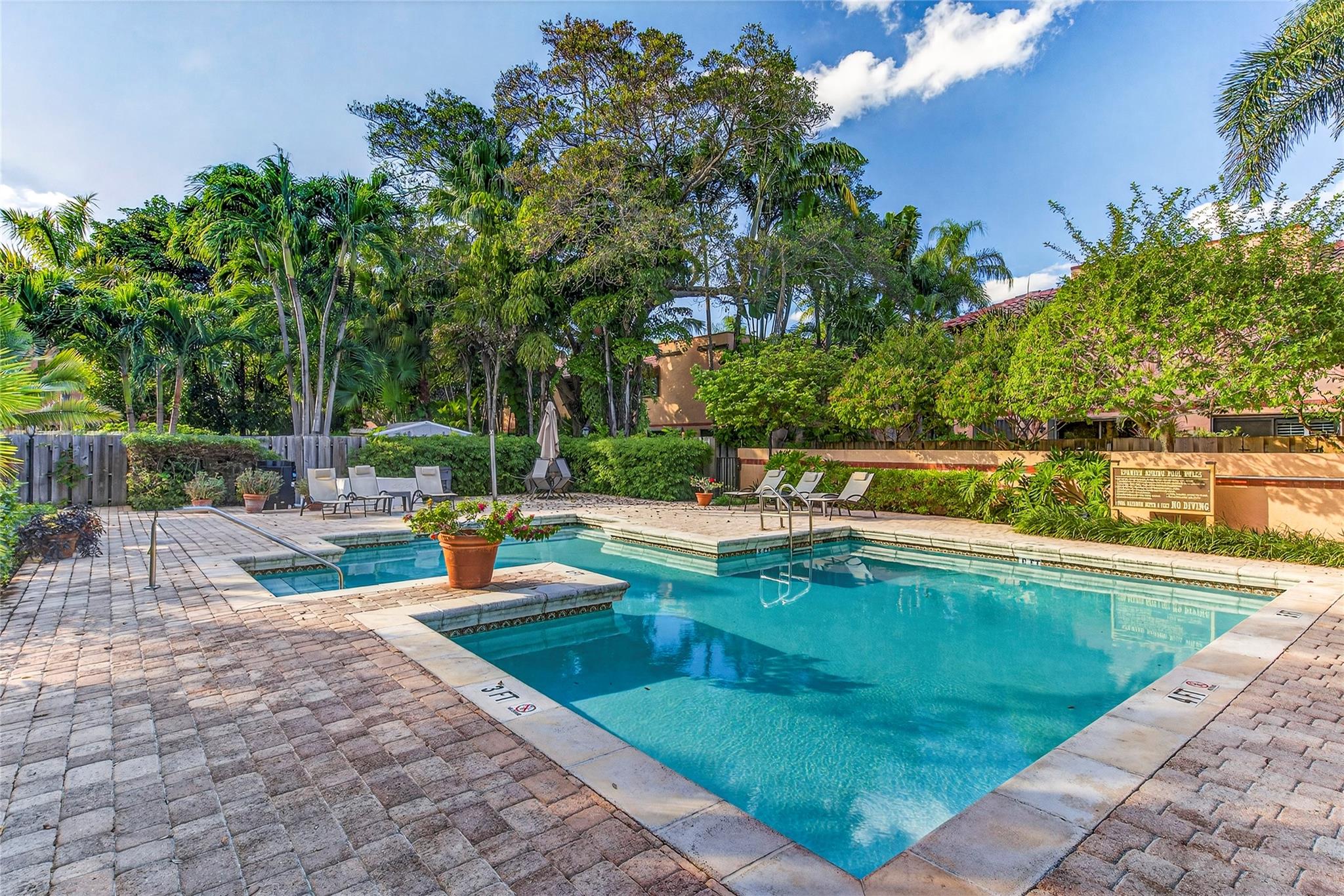 Spanish Springs Townhomes - Residential