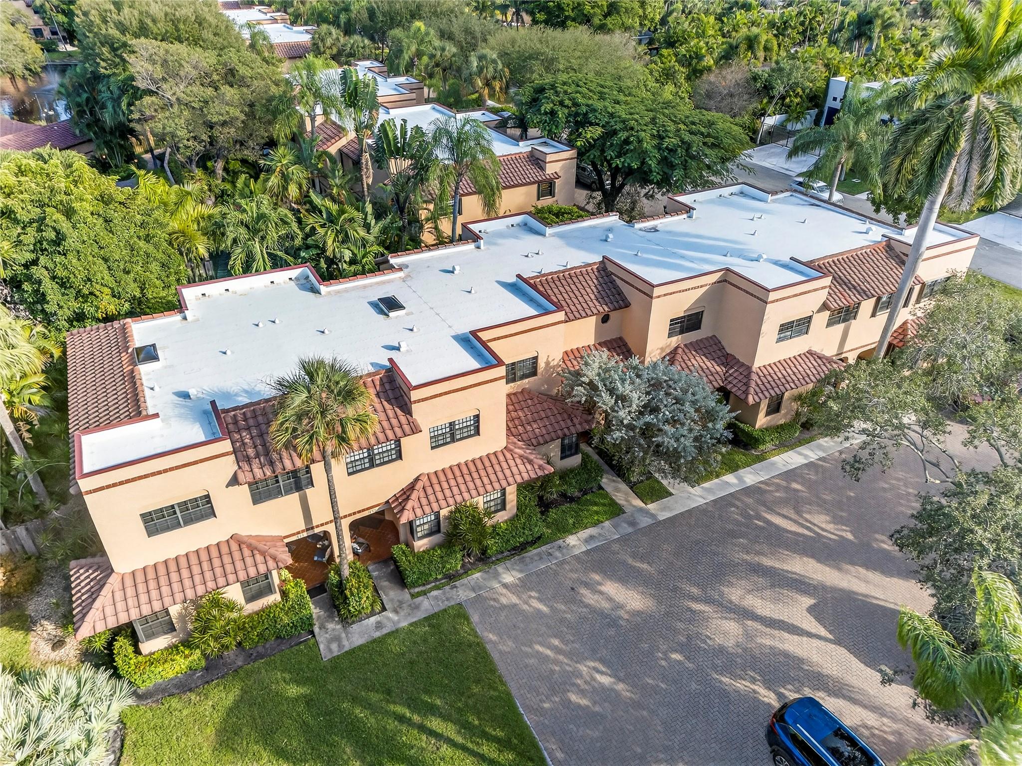 Spanish Springs Townhomes - Residential