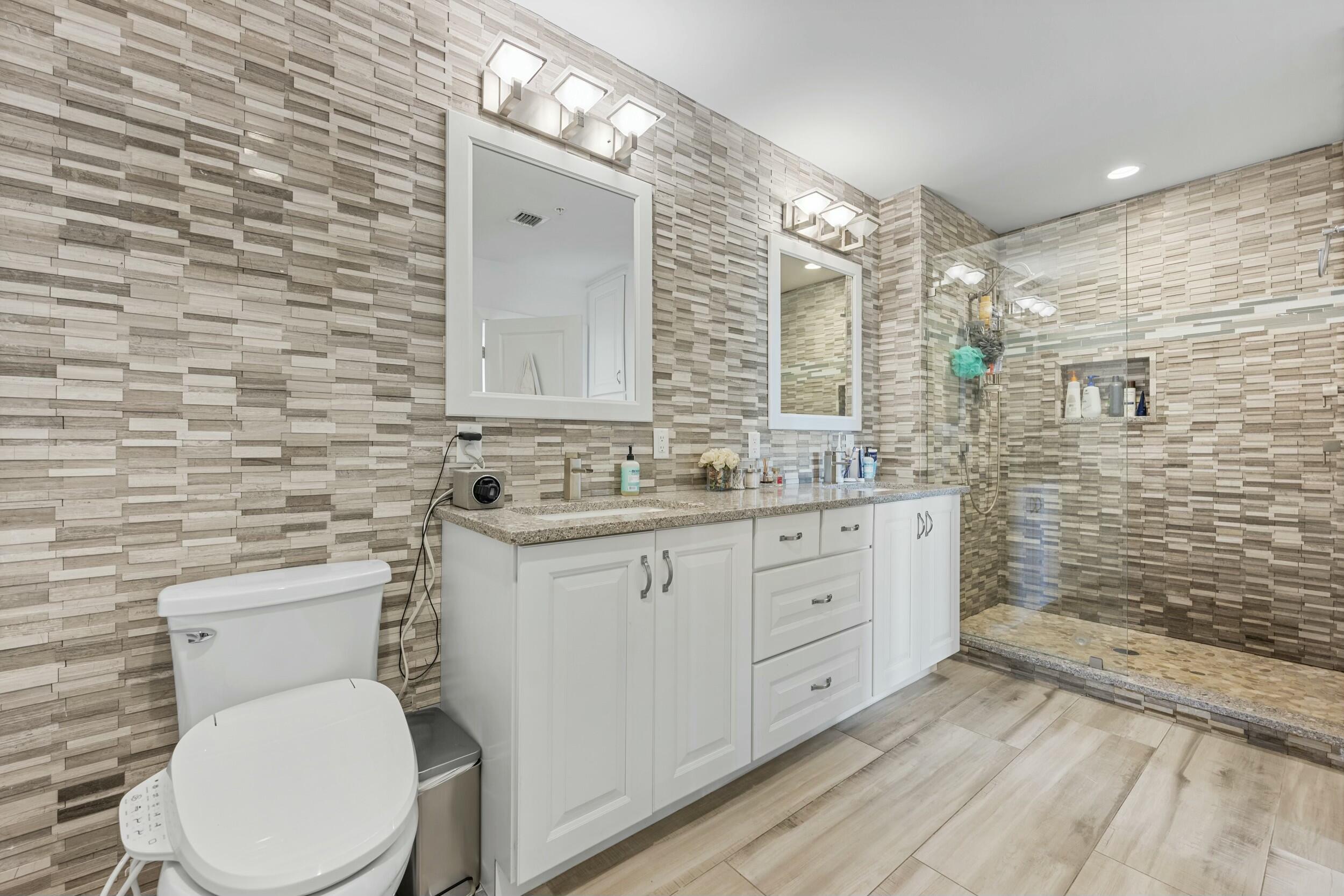 WHITNEY CONDO - Residential