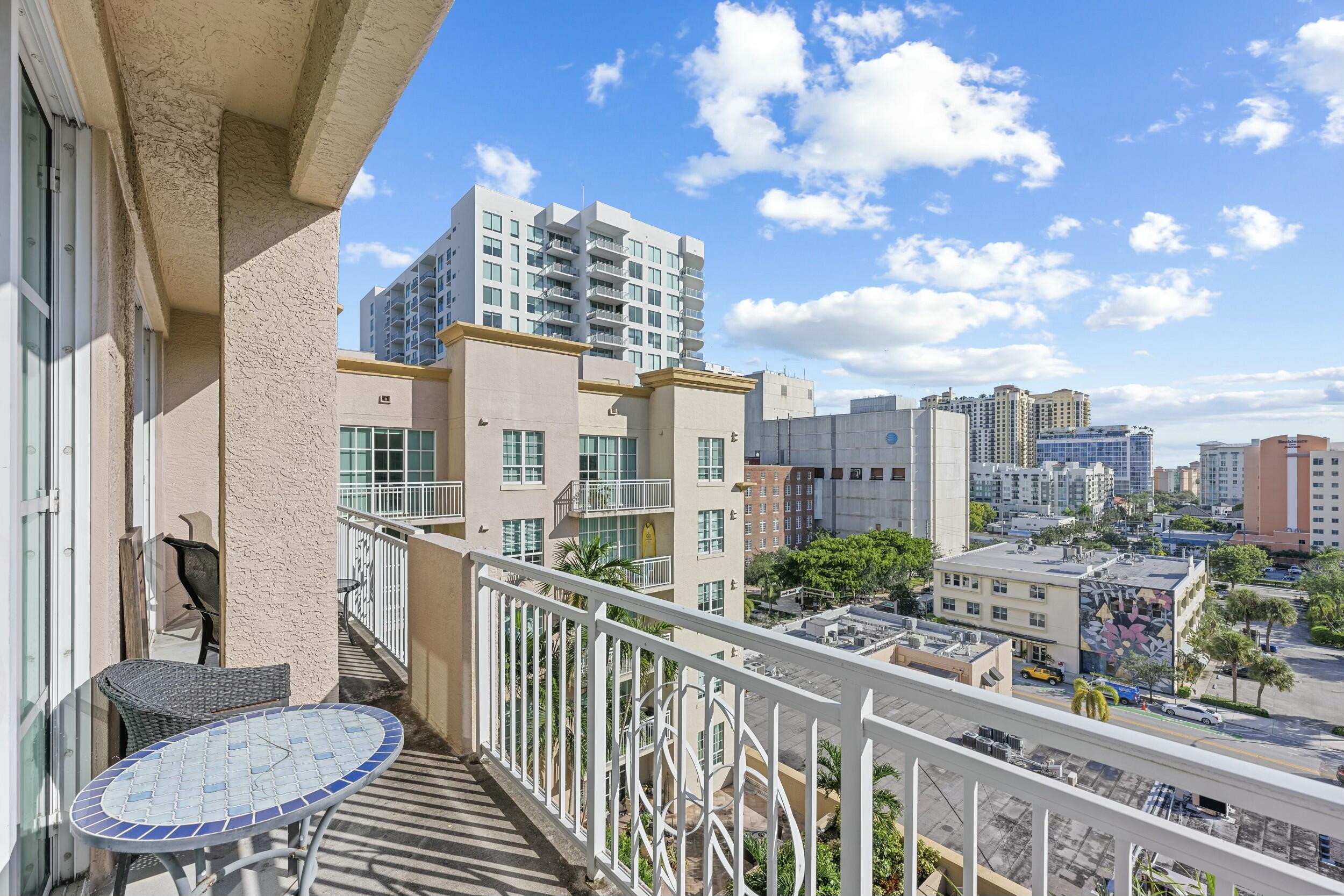 WHITNEY CONDO - Residential