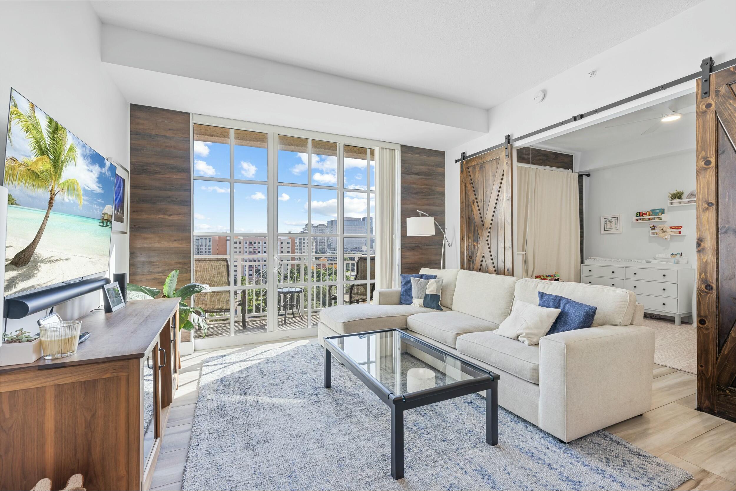 WHITNEY CONDO - Residential