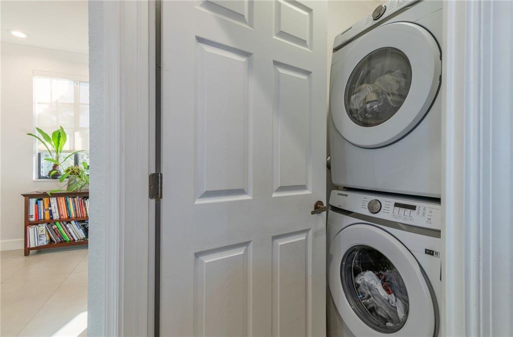 THE LEGENDS - Residential