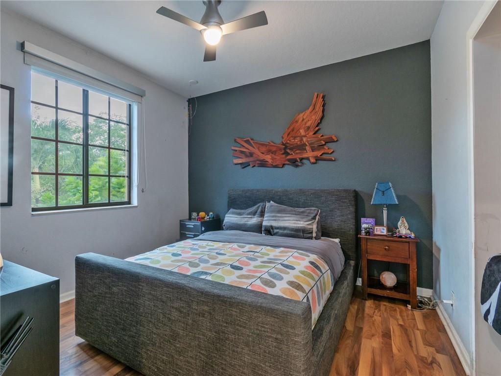 THE LEGENDS - Residential