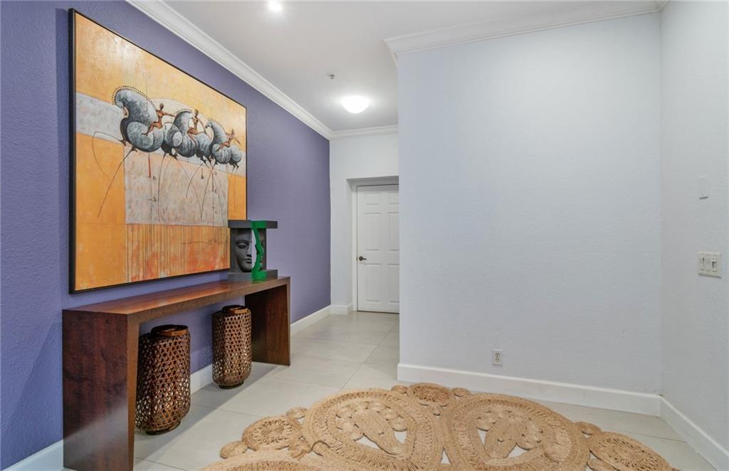 THE LEGENDS - Residential