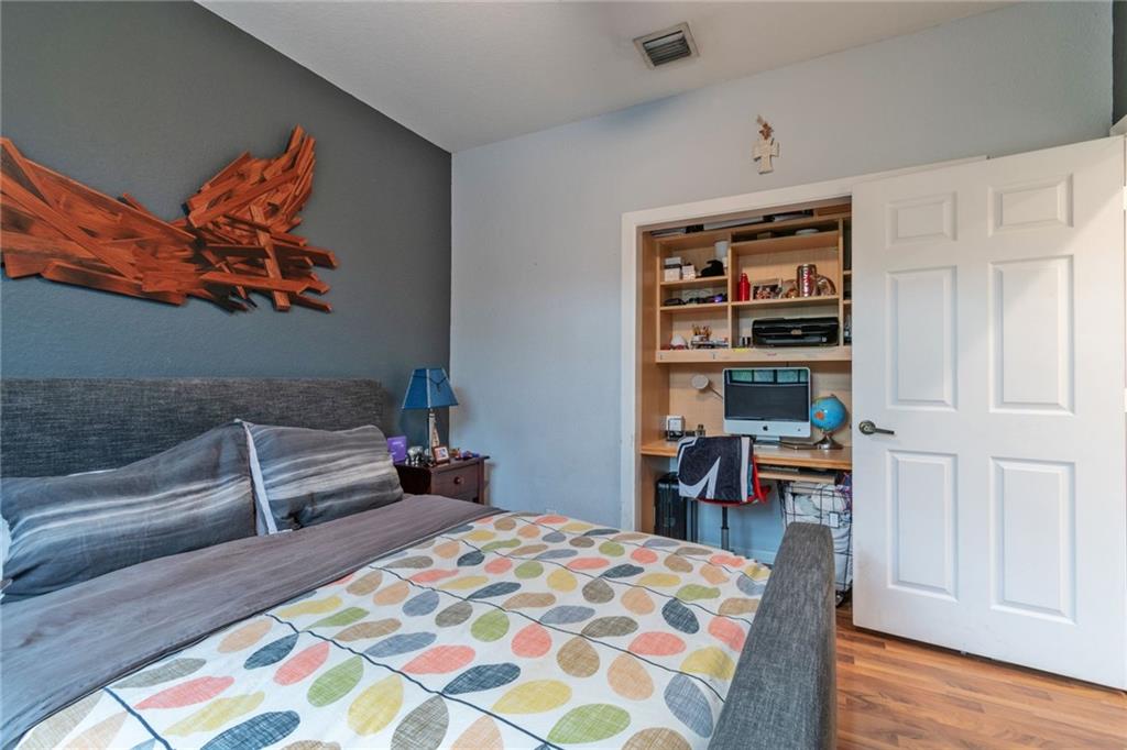 THE LEGENDS - Residential