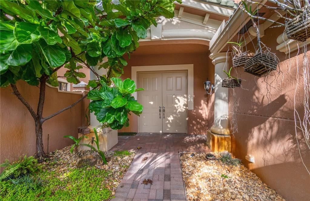 THE LEGENDS - Residential