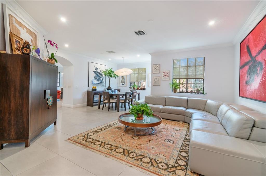 THE LEGENDS - Residential