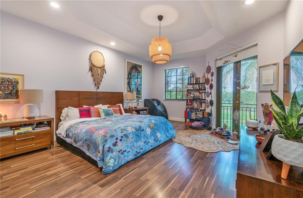 THE LEGENDS - Residential