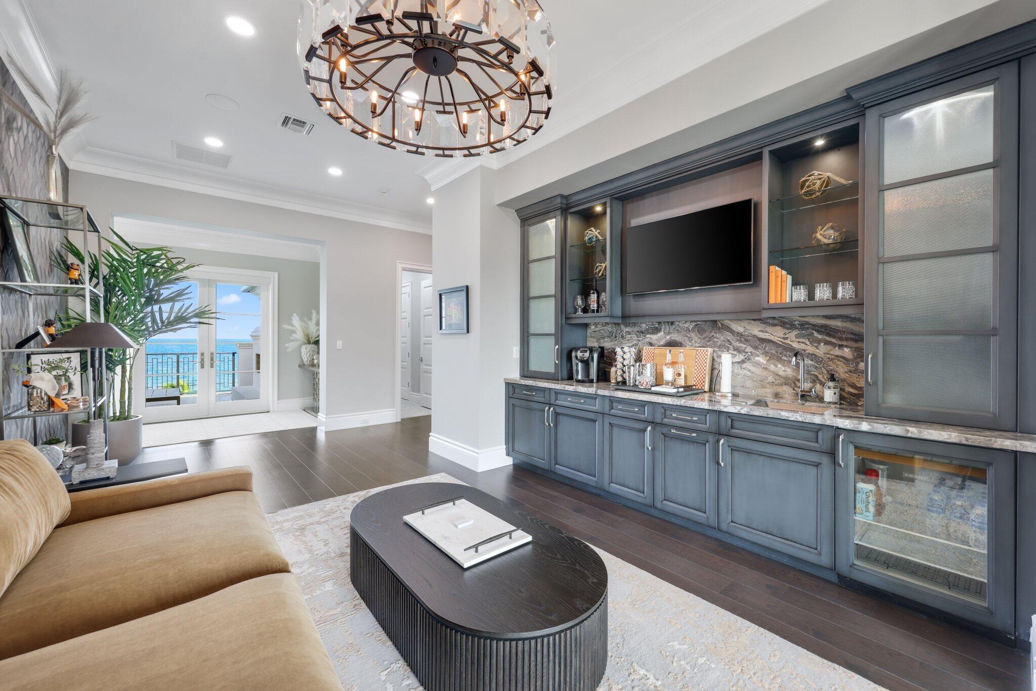 A perfect 10 on prestigious Hillsboro Mile! This exceptional ocean-to- – image 27