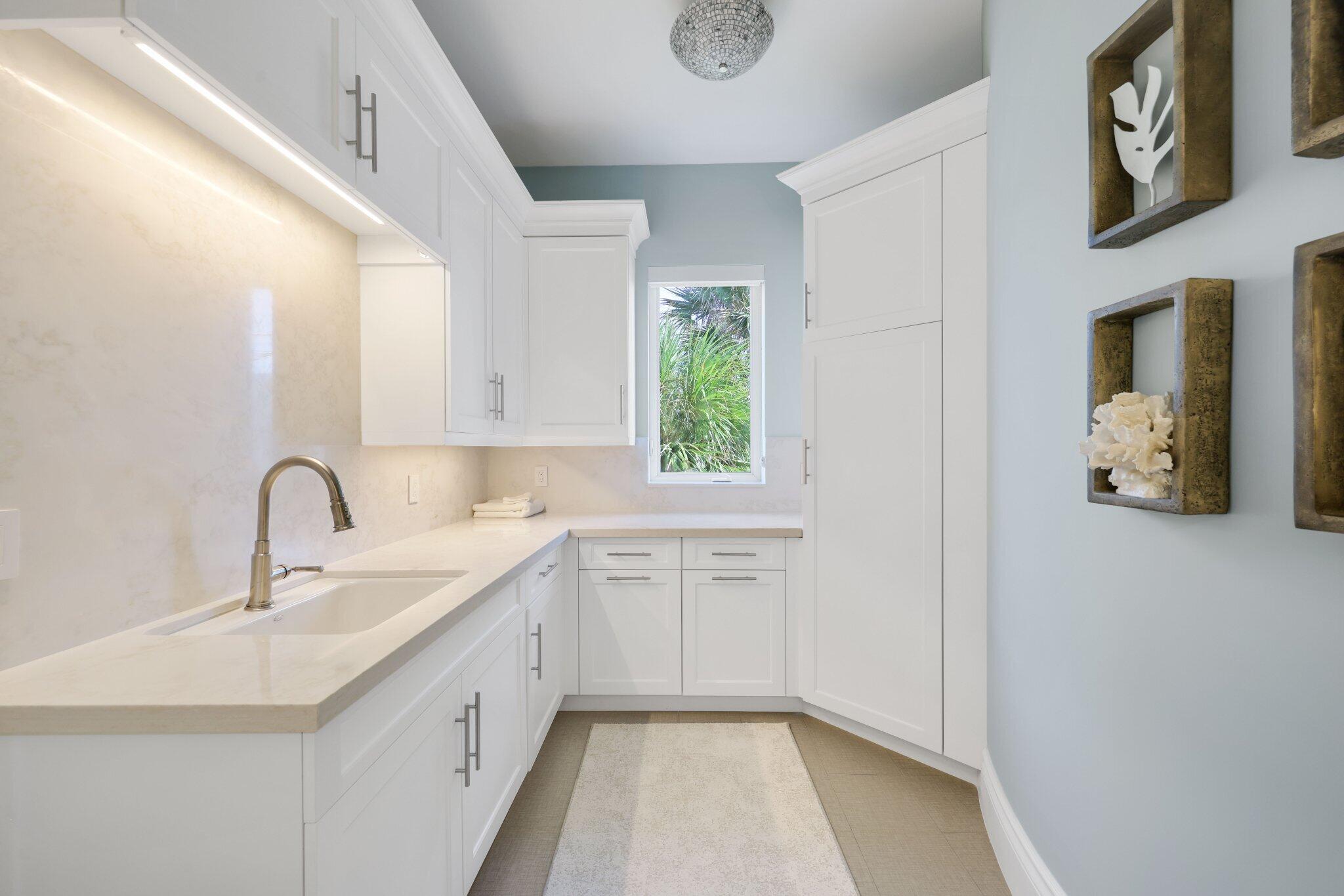 A perfect 10 on prestigious Hillsboro Mile! This exceptional ocean-to- – image 36