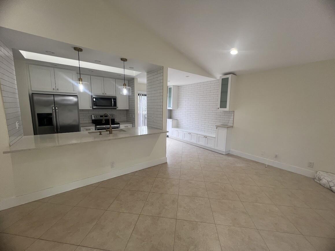 VILLAS DE LA COSTA CONDO - Residential Lease