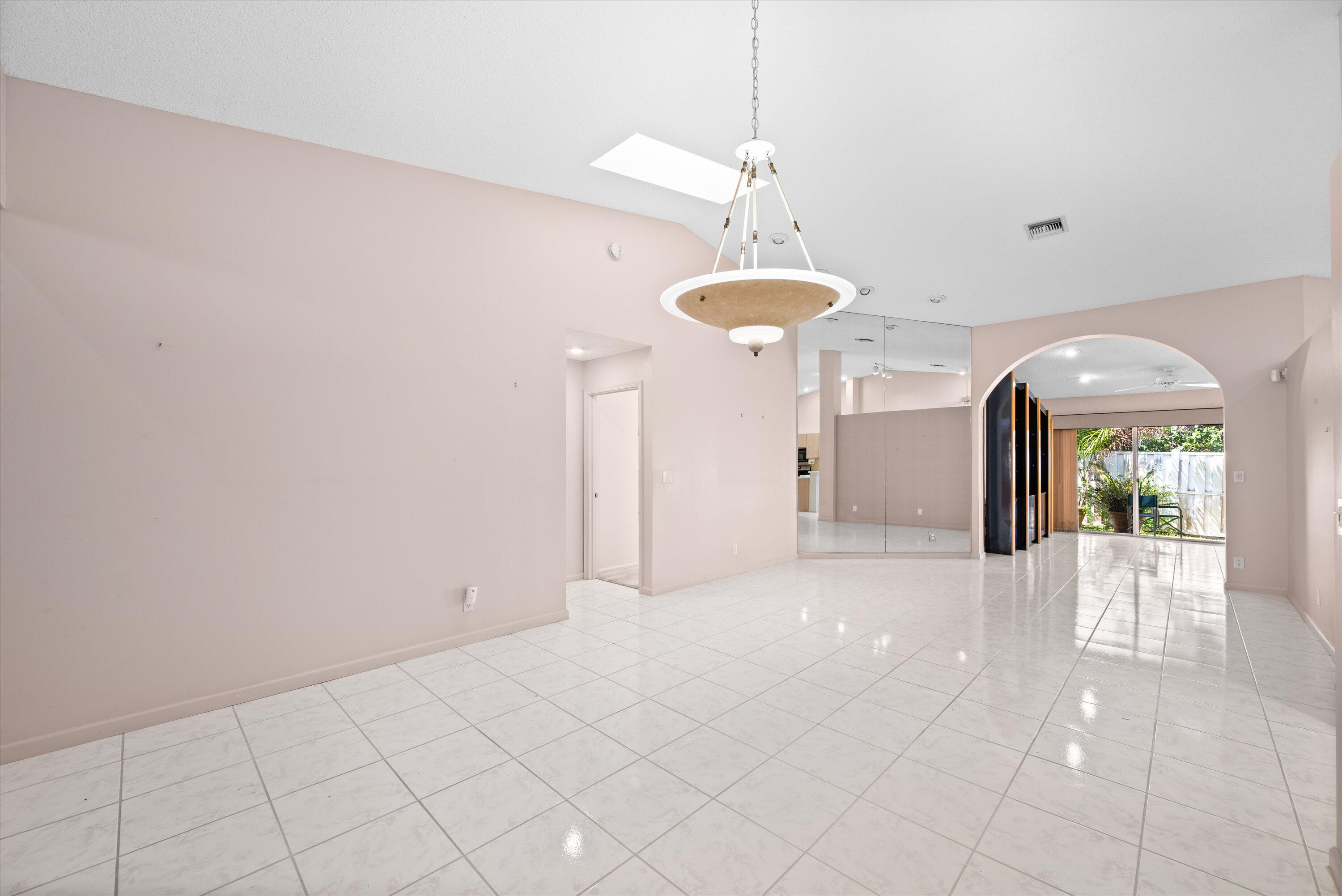 PALM ISLES - Residential