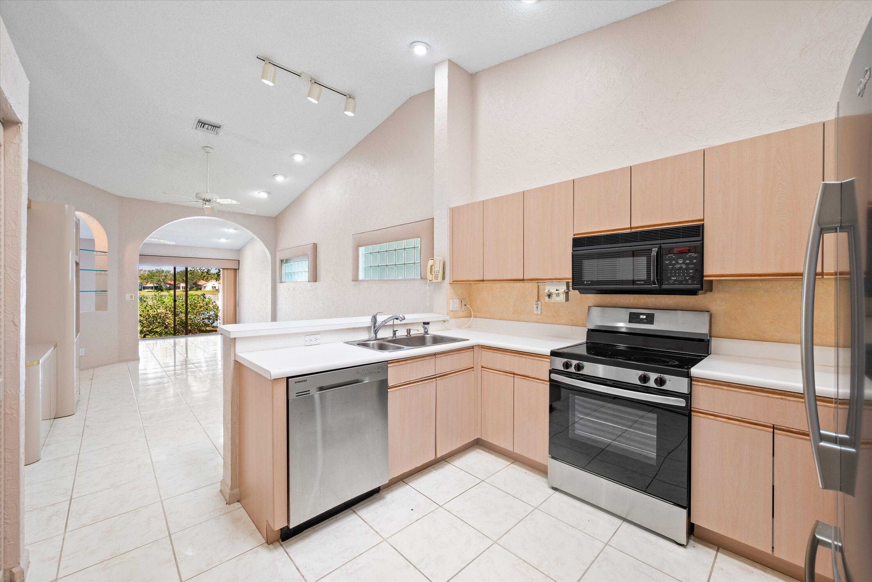 PALM ISLES - Residential