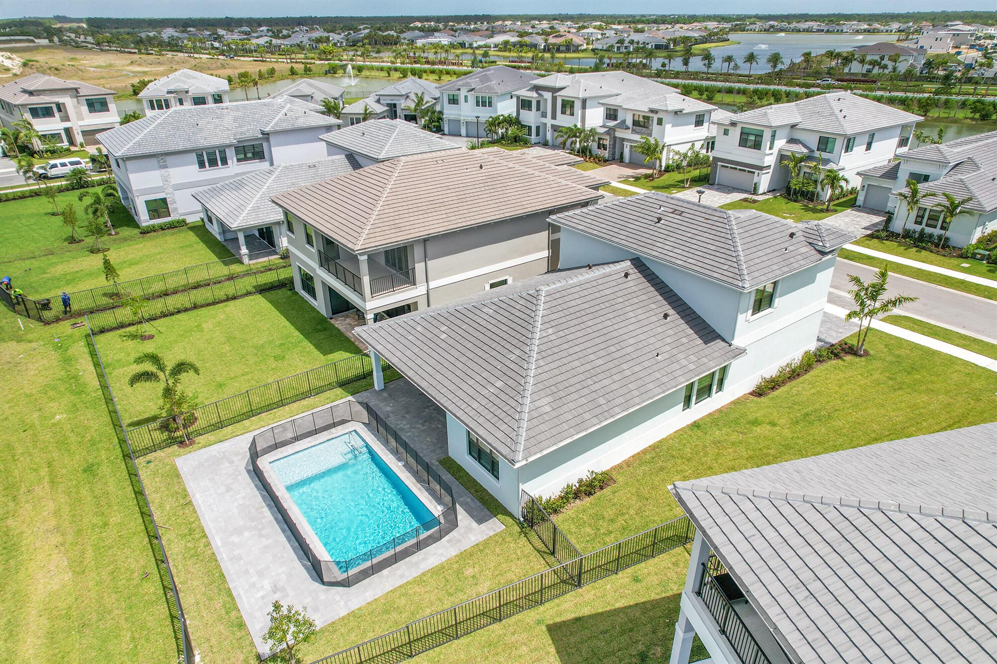 AVENIR POD - Residential Lease