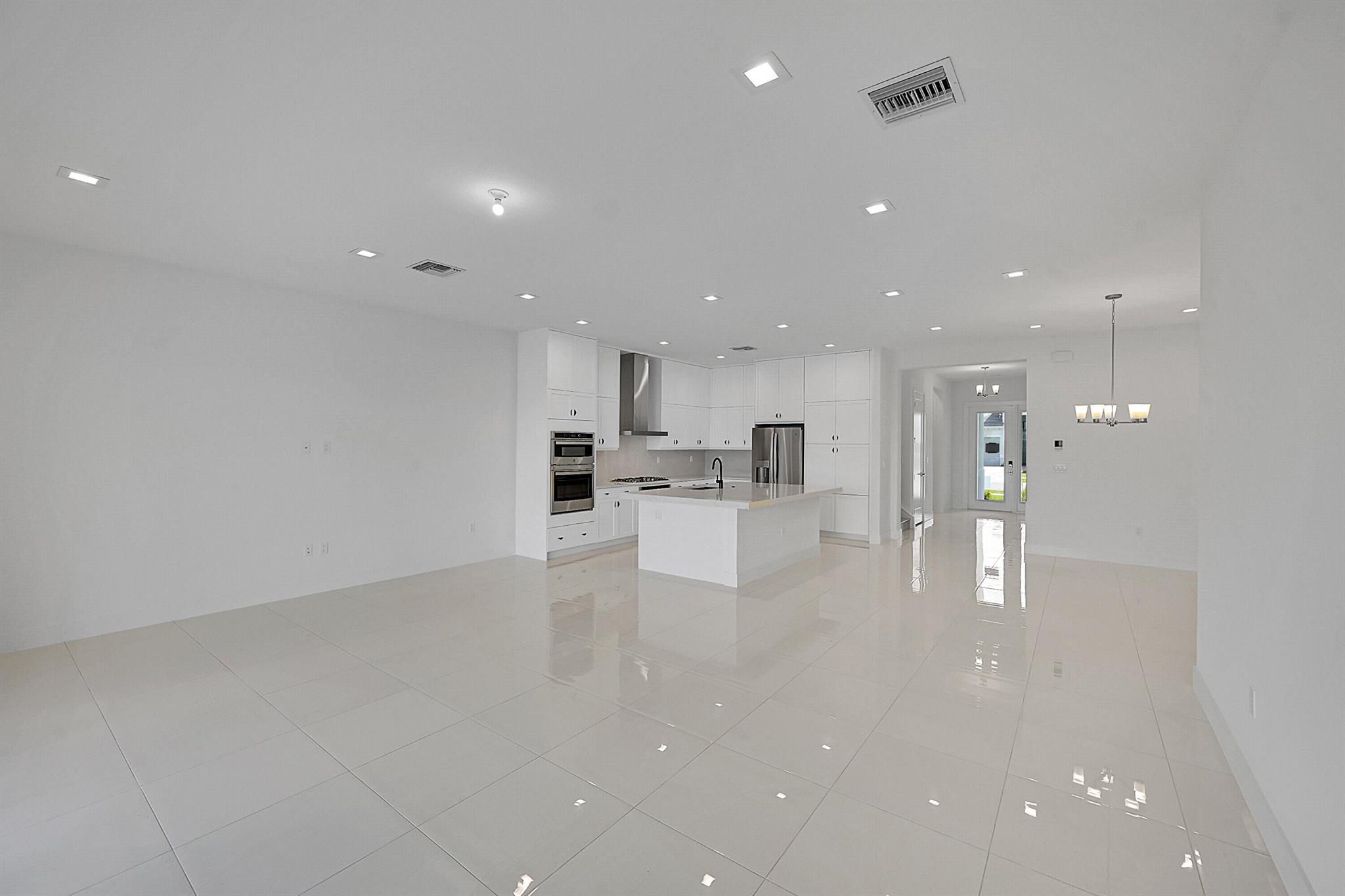 AVENIR POD - Residential Lease