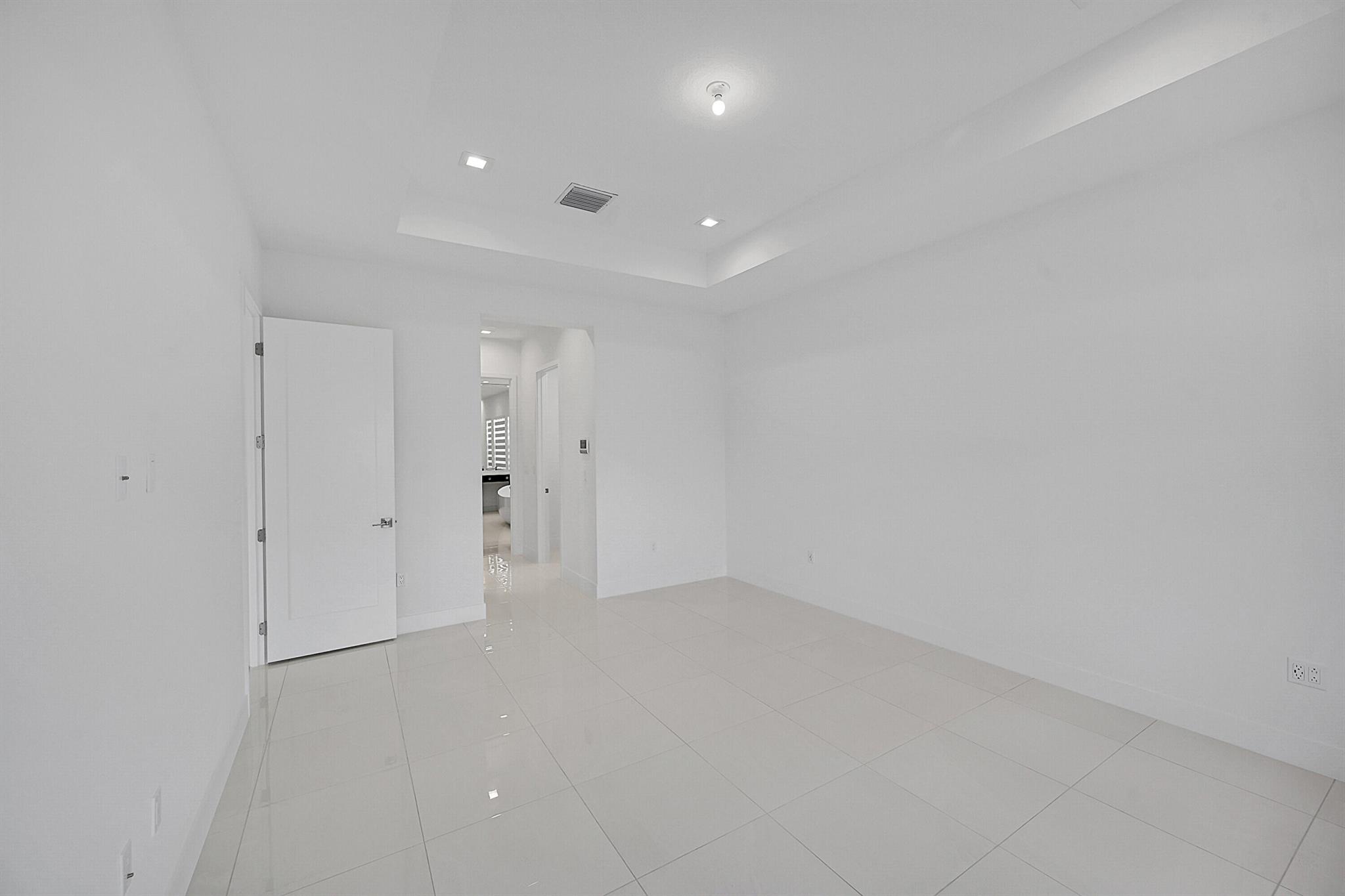 AVENIR POD - Residential Lease