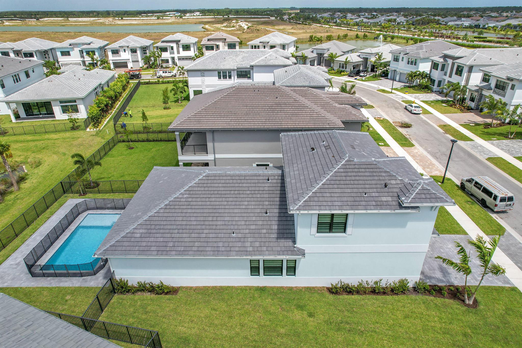 AVENIR POD - Residential Lease