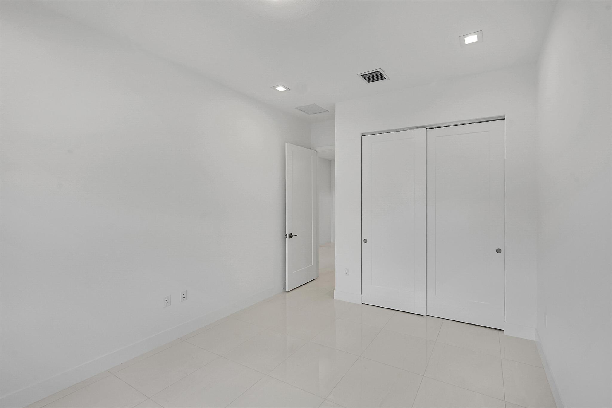 AVENIR POD - Residential Lease