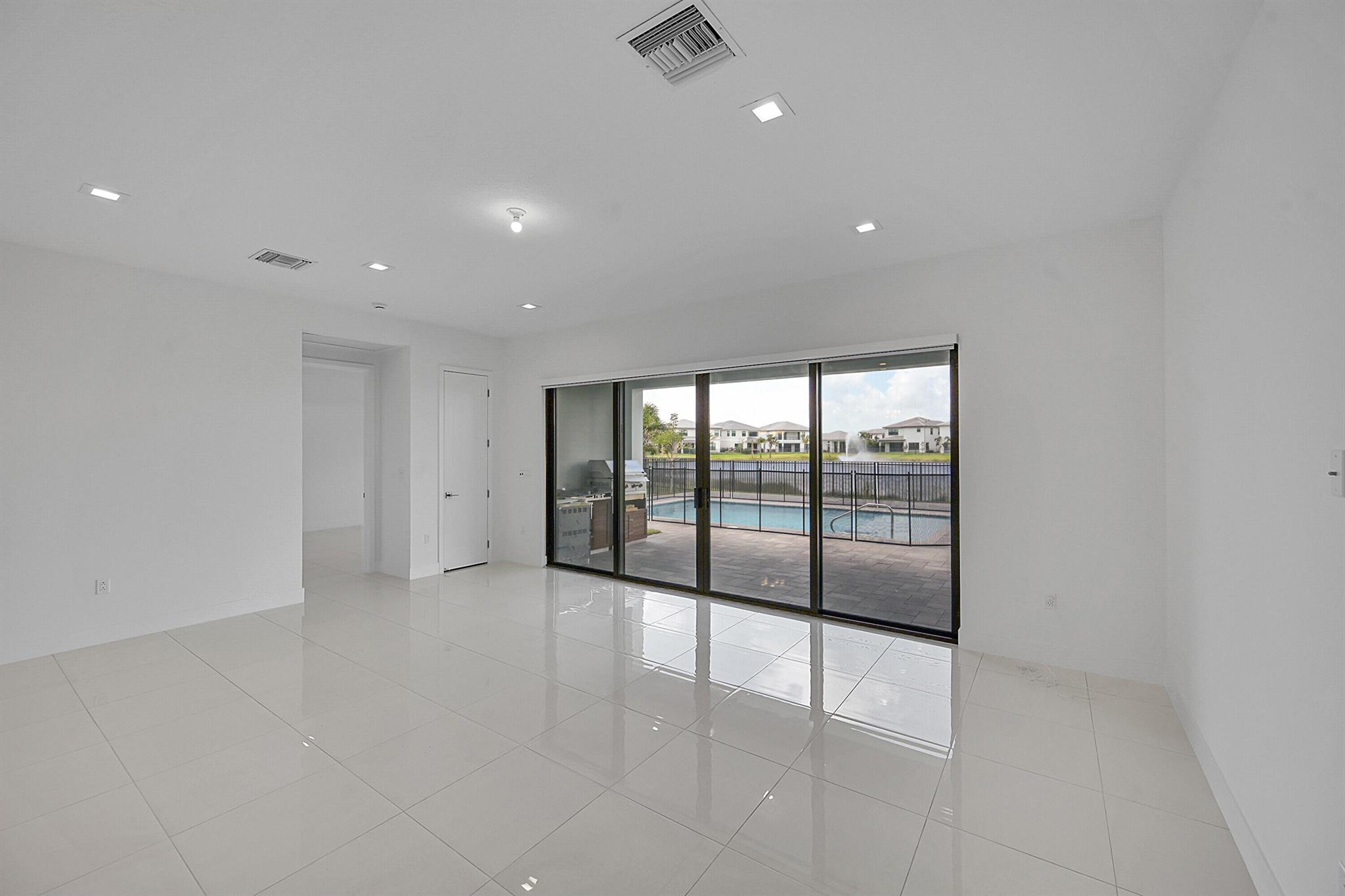 AVENIR POD - Residential Lease