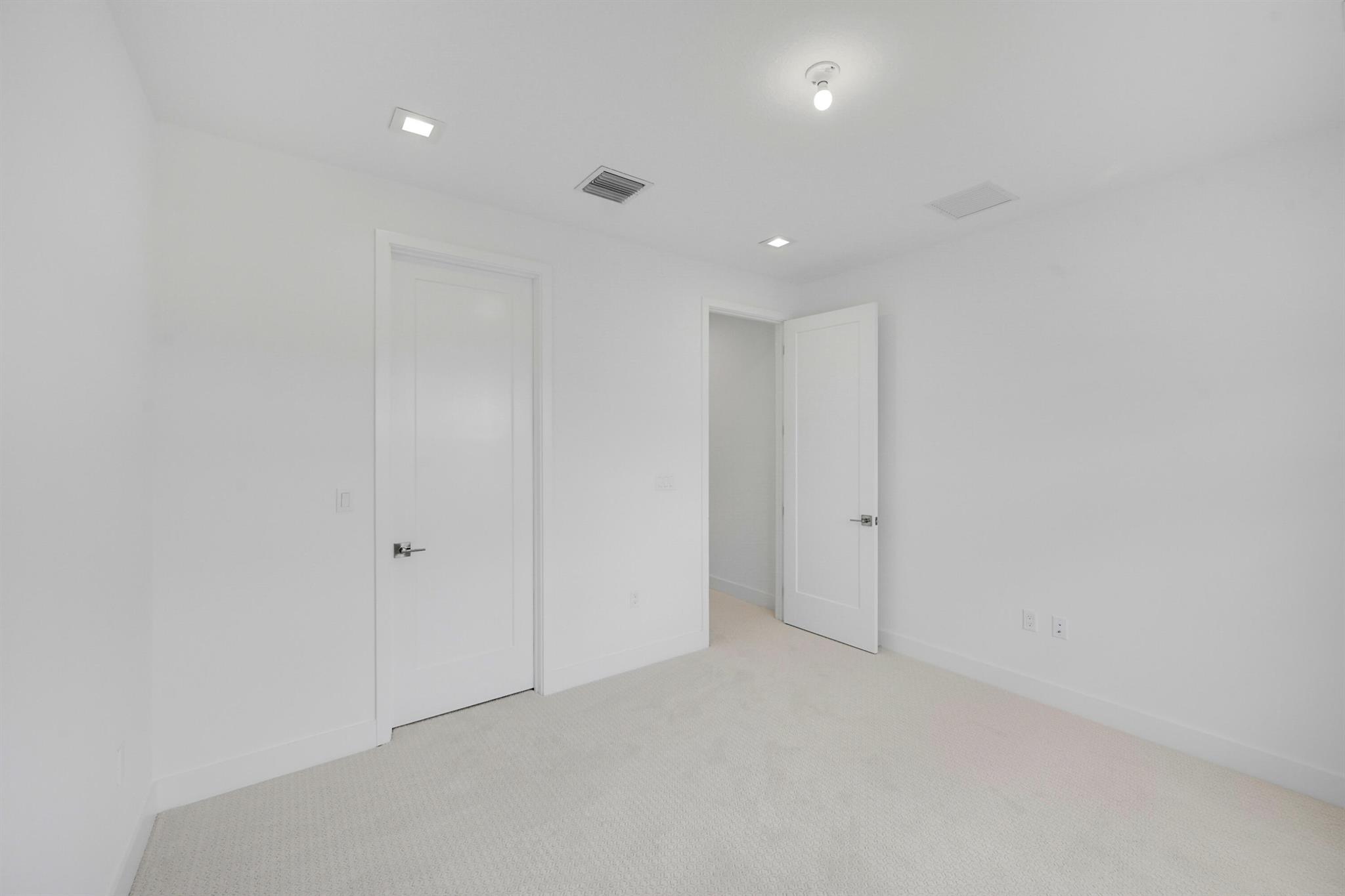 AVENIR POD - Residential Lease