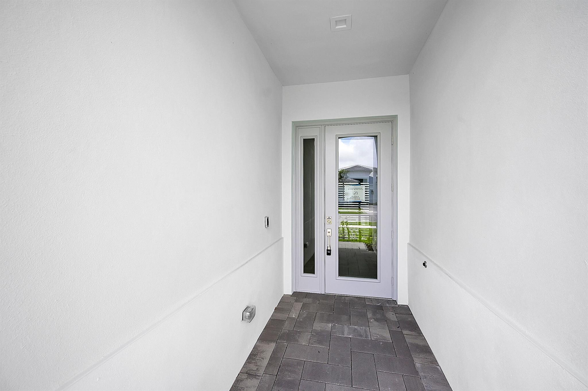 AVENIR POD - Residential Lease