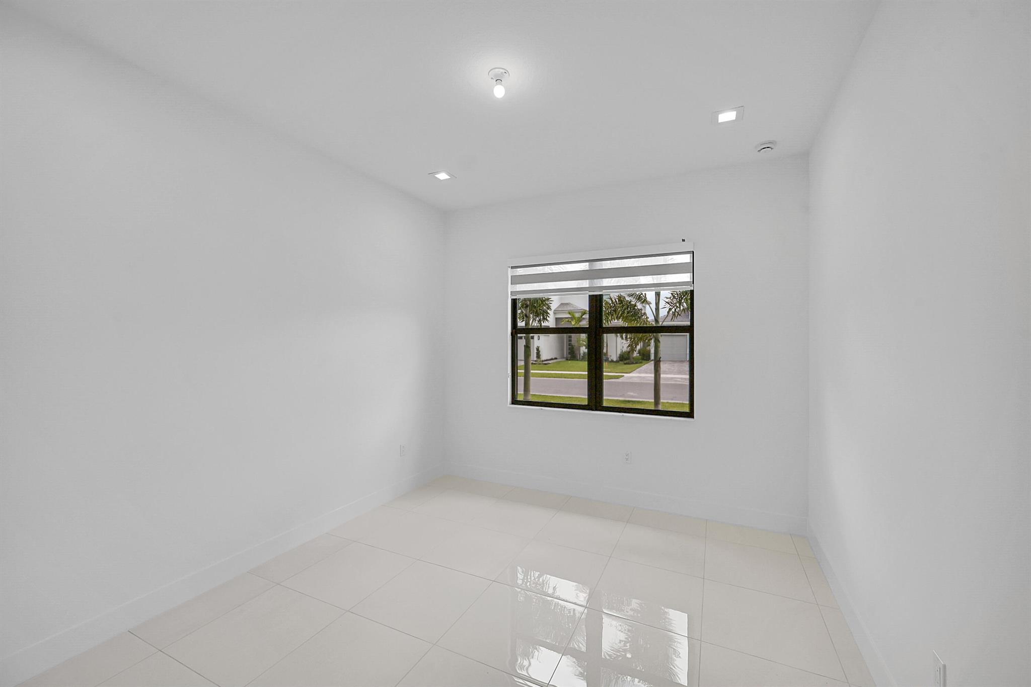AVENIR POD - Residential Lease