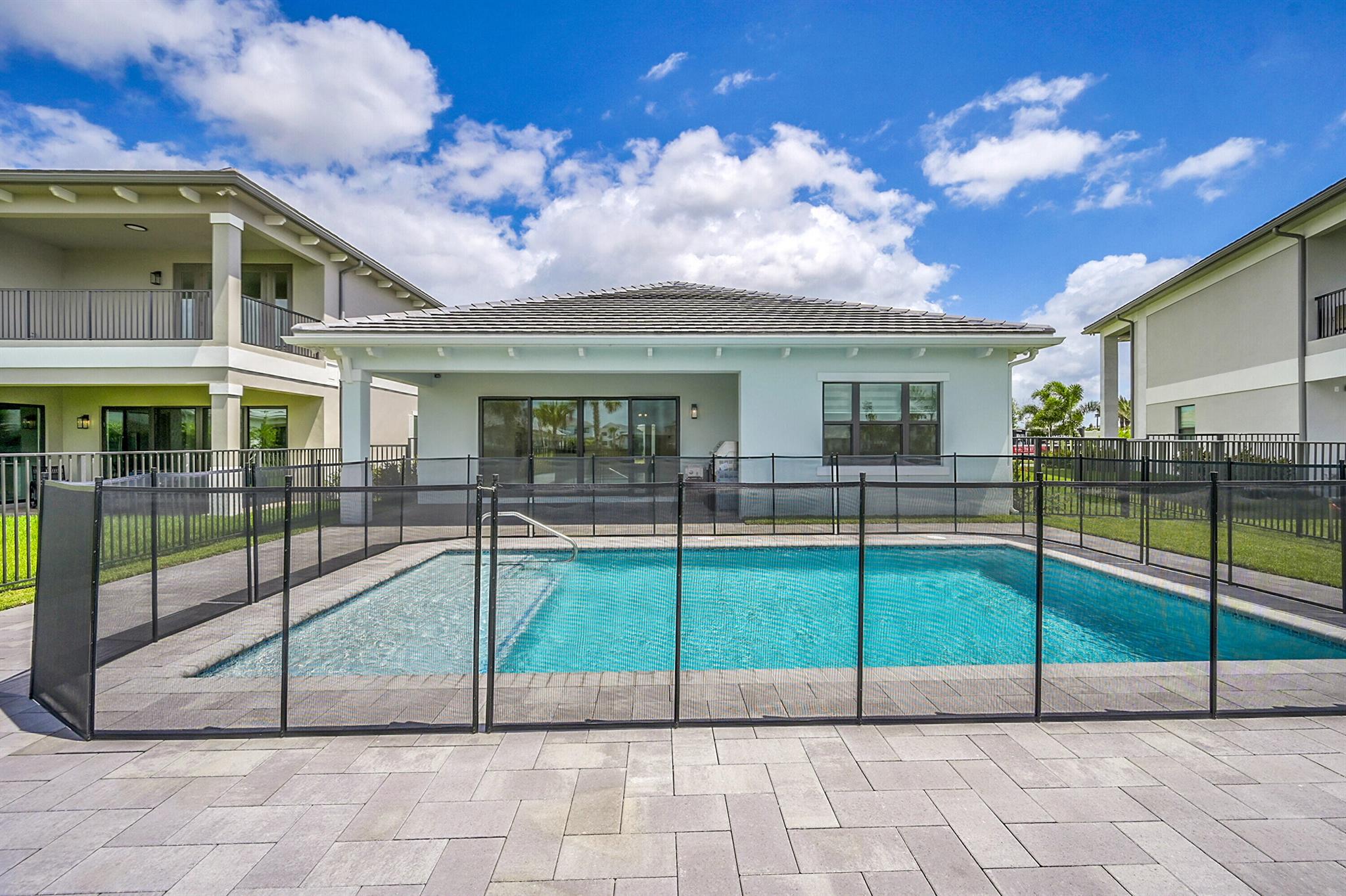 AVENIR POD - Residential Lease