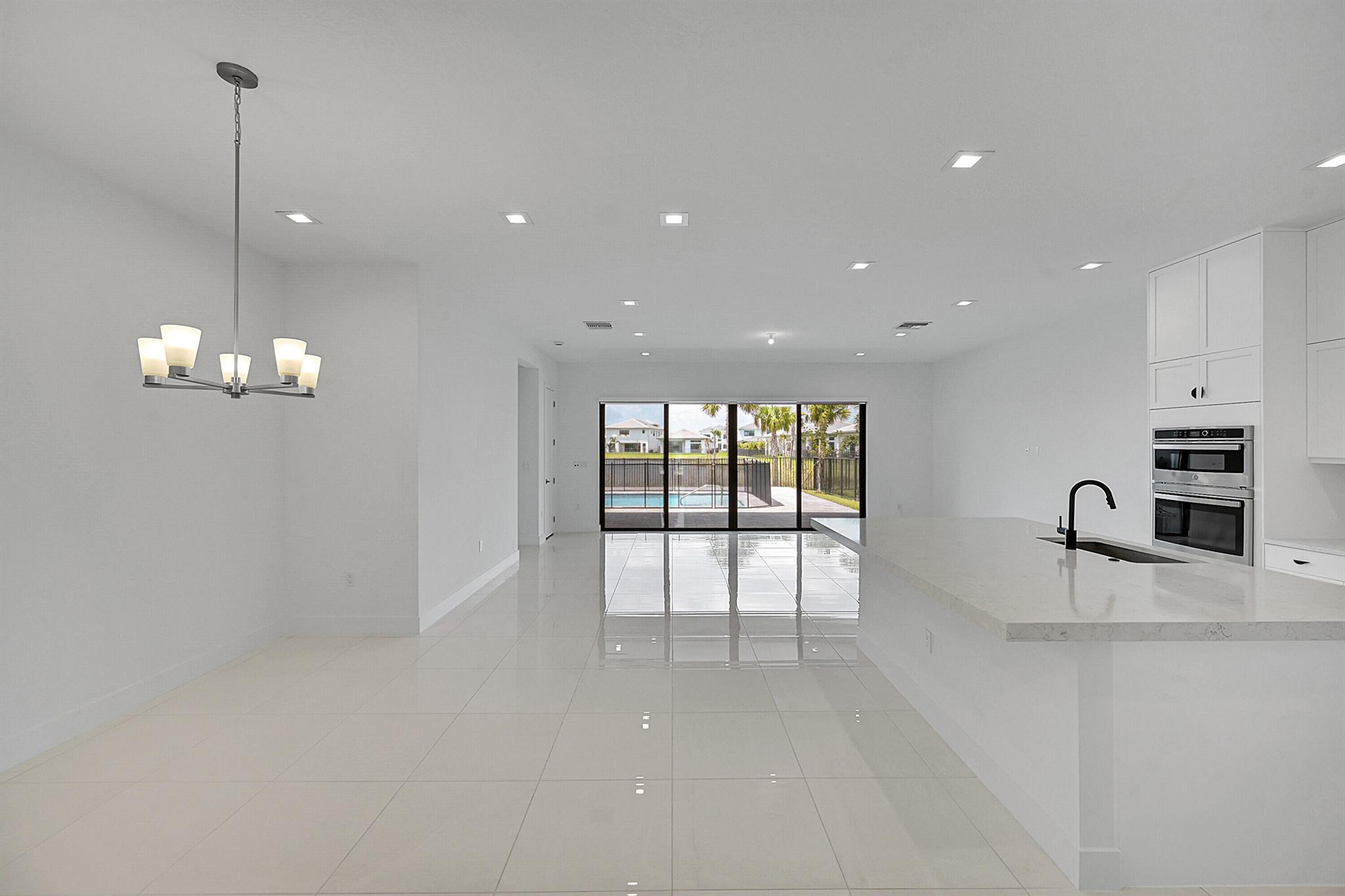 AVENIR POD - Residential Lease
