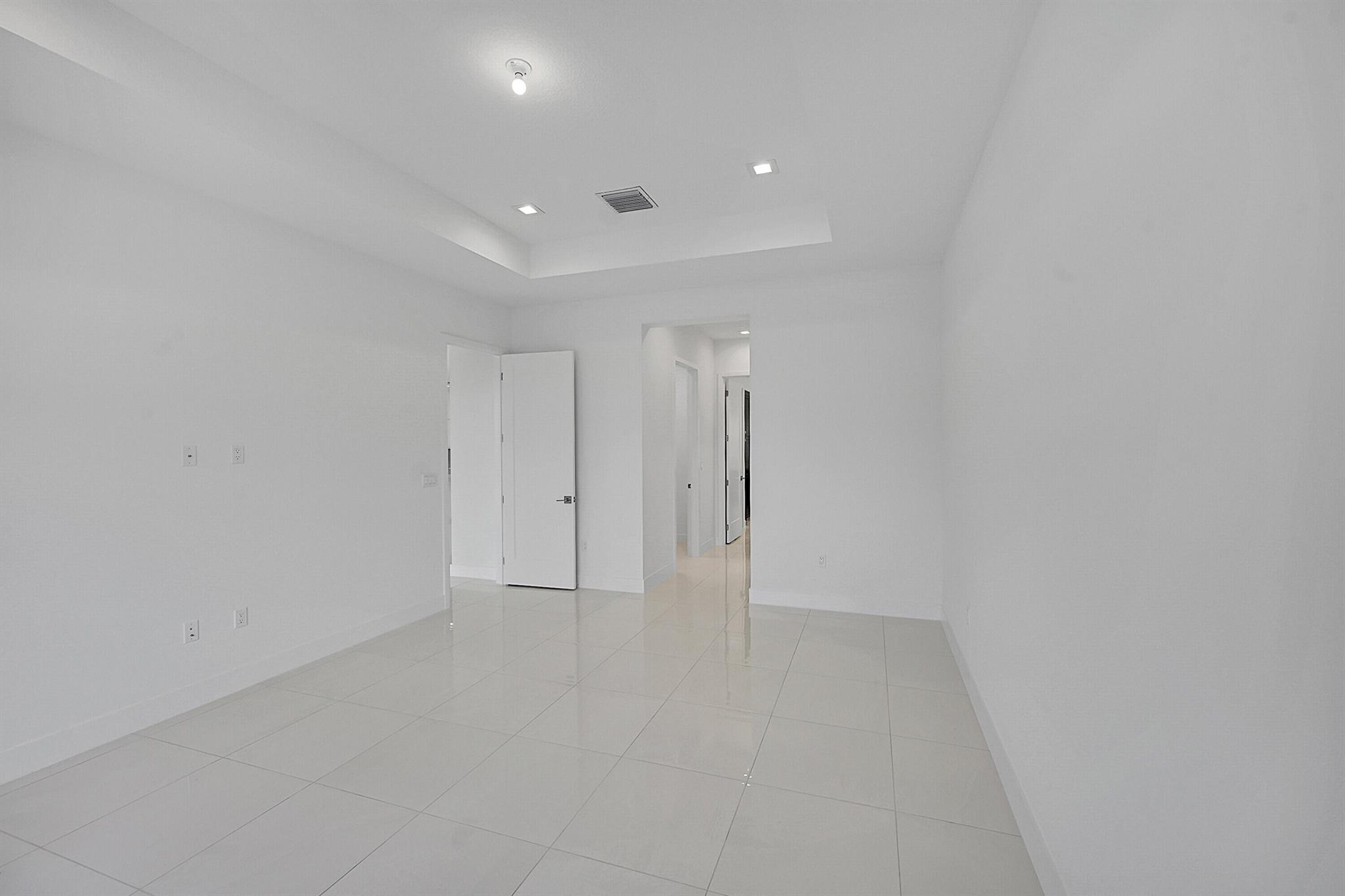 AVENIR POD - Residential Lease