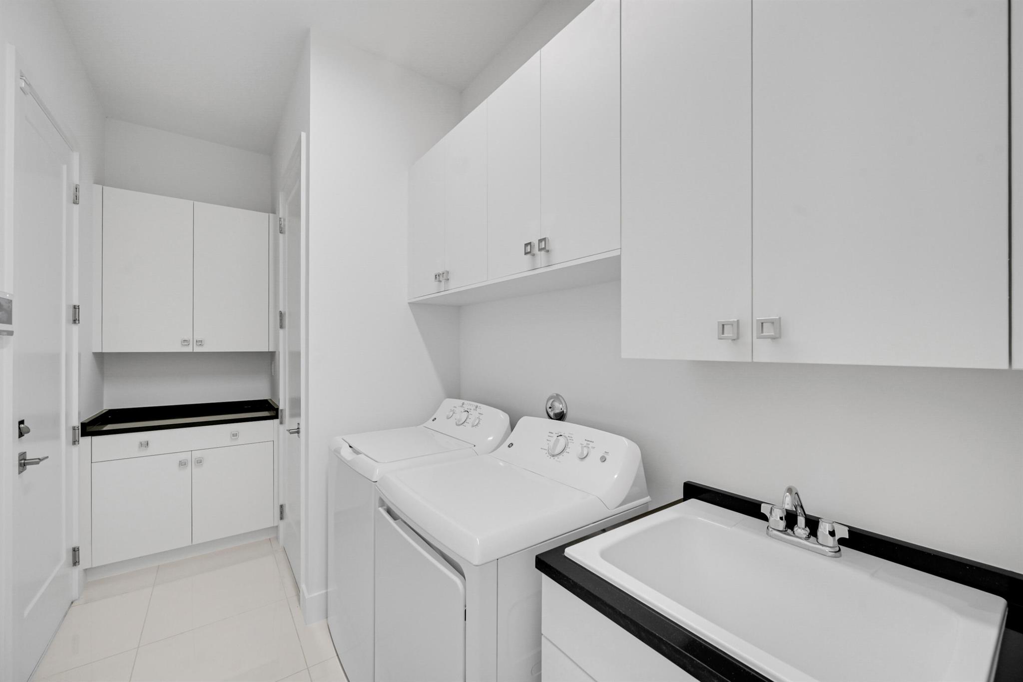 AVENIR POD - Residential Lease