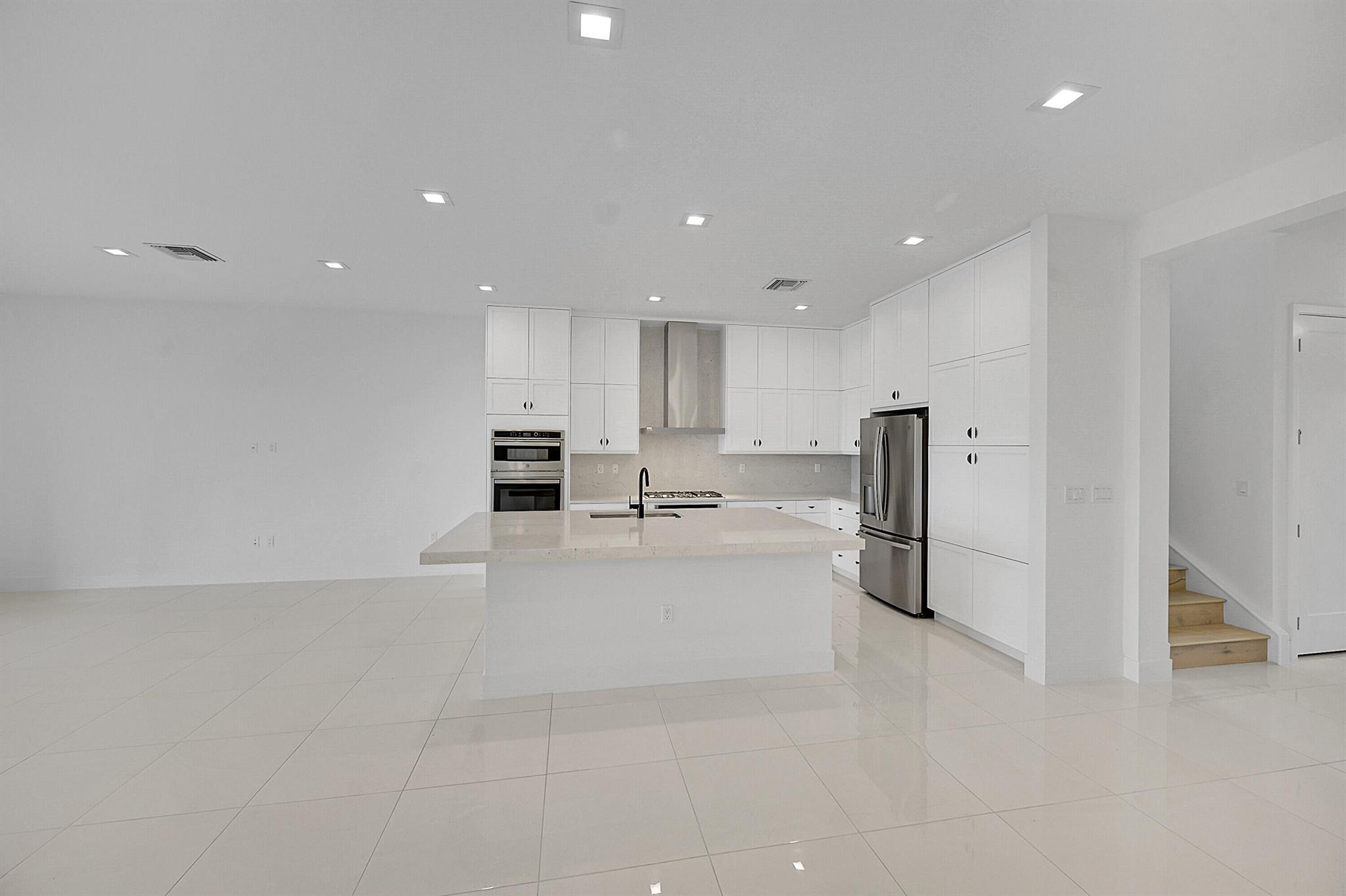 AVENIR POD - Residential Lease