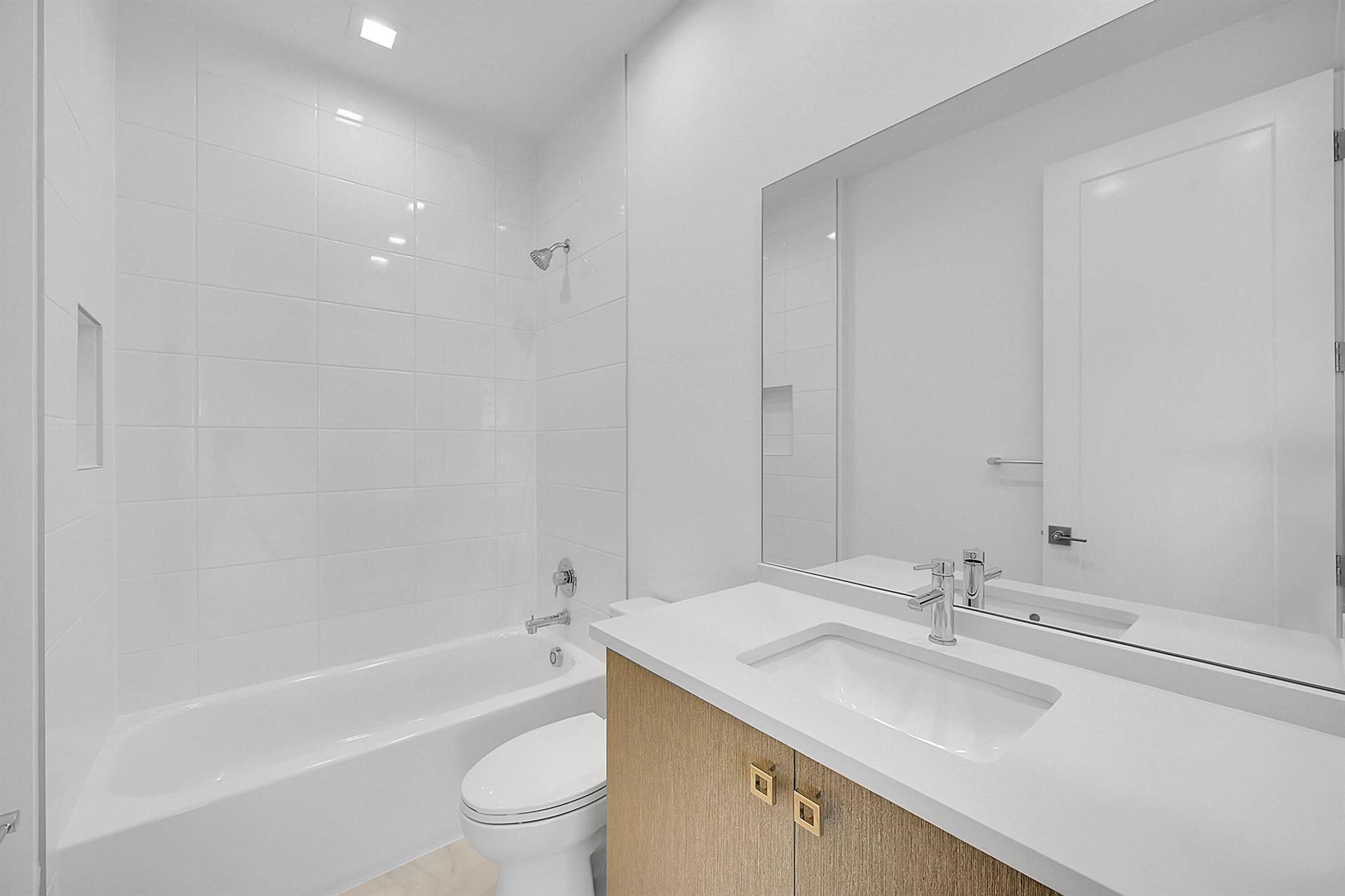 AVENIR POD - Residential Lease