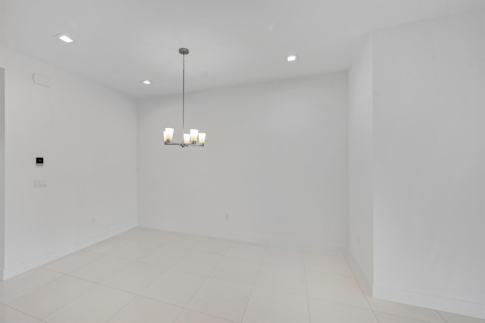 AVENIR POD - Residential Lease