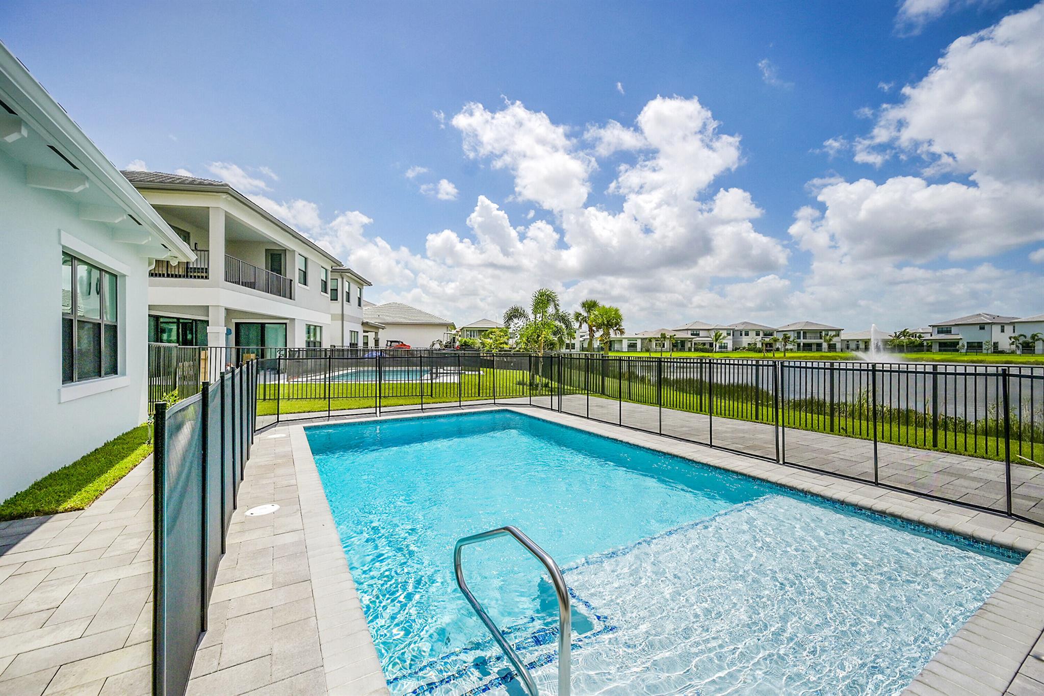 AVENIR POD - Residential Lease