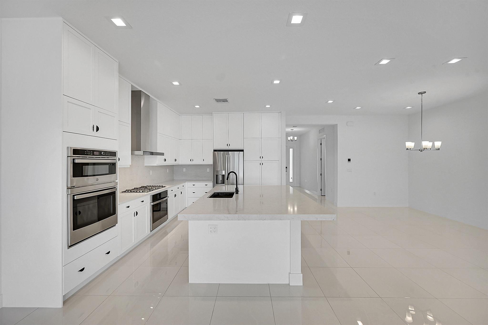 AVENIR POD - Residential Lease