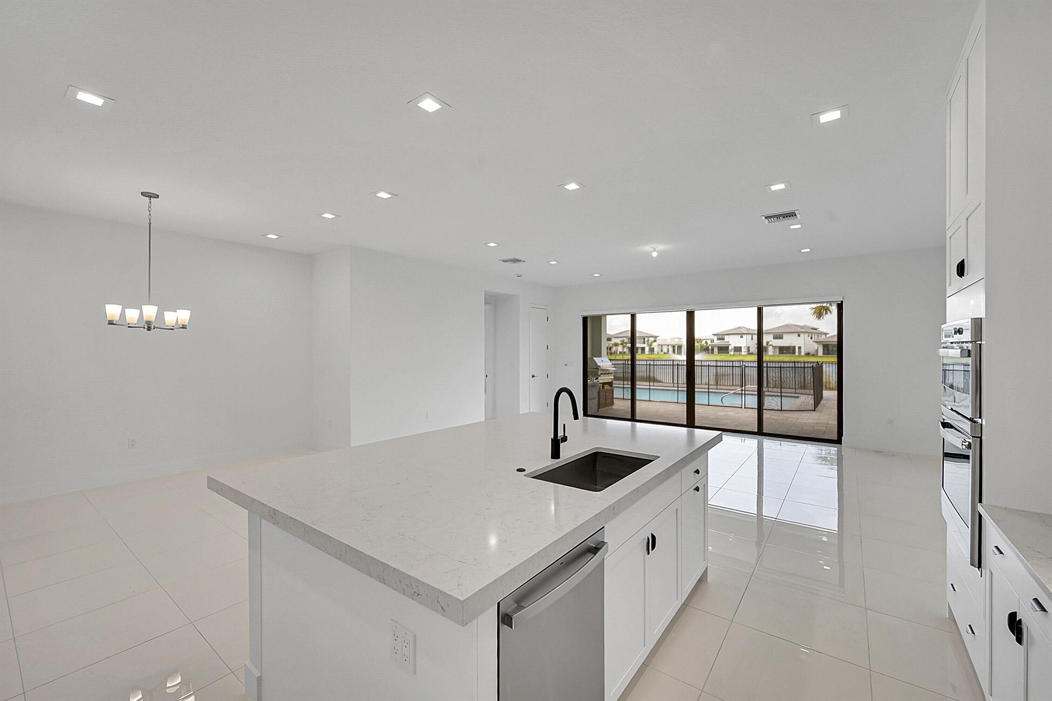 AVENIR POD - Residential Lease