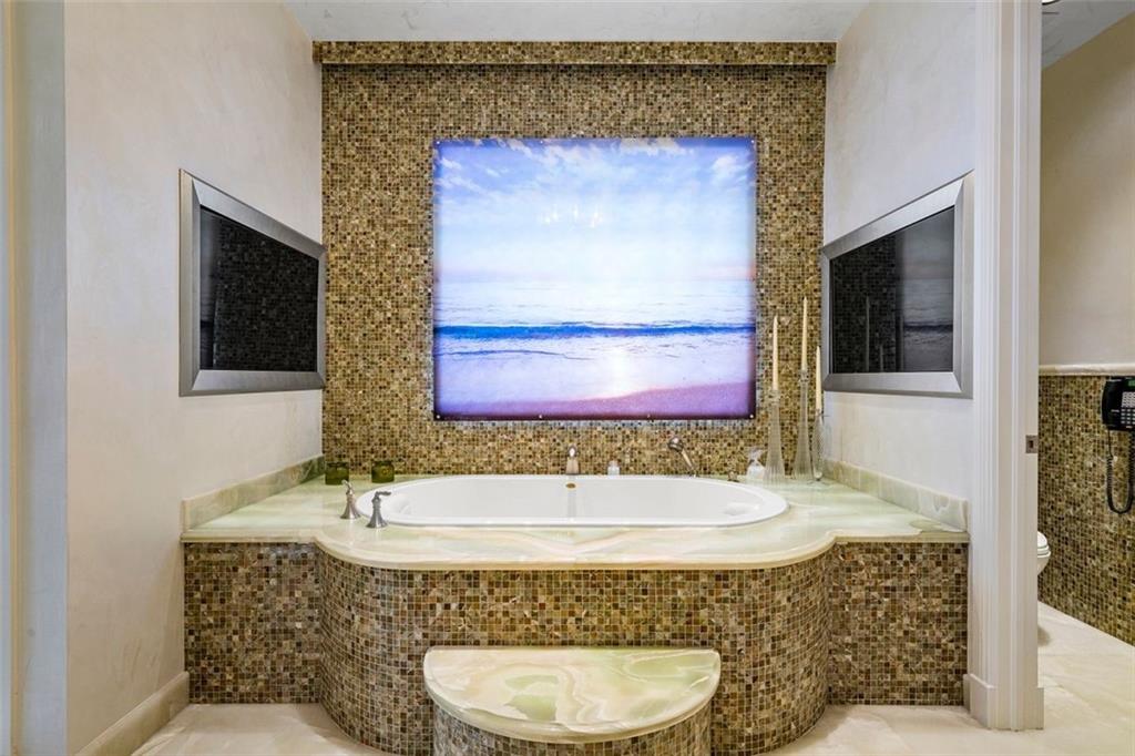 CORAL RIDGE COUNTRY CLUB - Residential