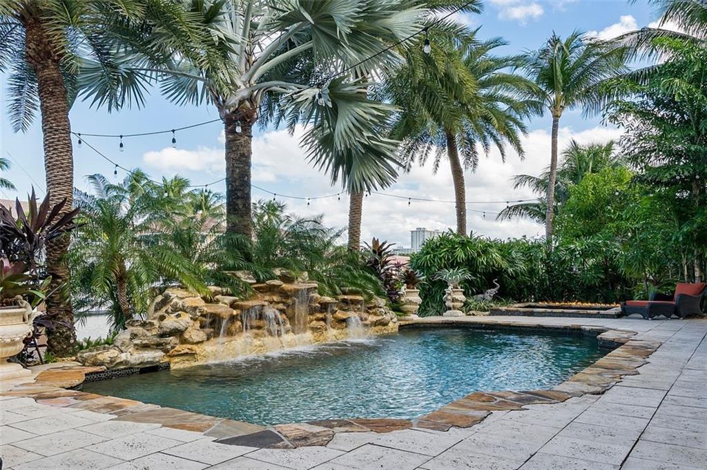 CORAL RIDGE COUNTRY CLUB - Residential