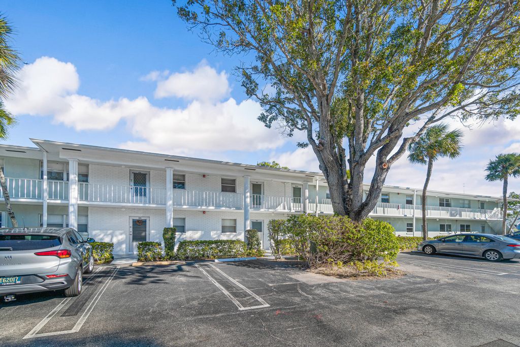 Photo of 2700 SW 22nd Avenue #1407, Delray Beach, FL 33445 (MLS # R11161991)