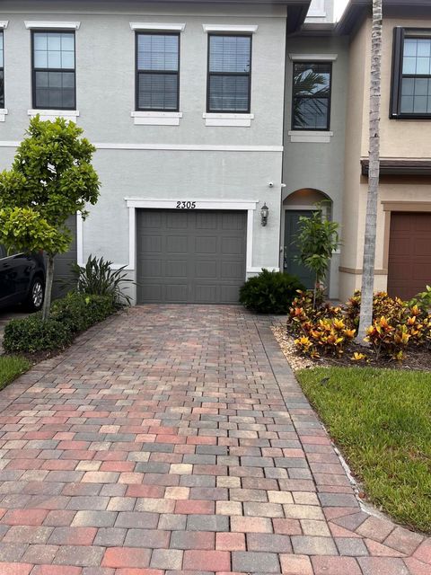 2305 Byron Street Palm Springs FL 33406
