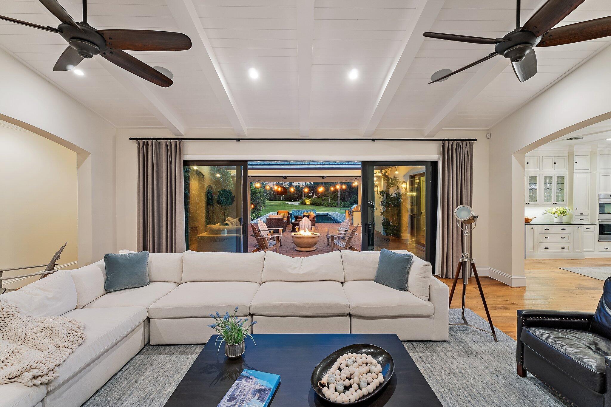 821015 Island Country - Residential