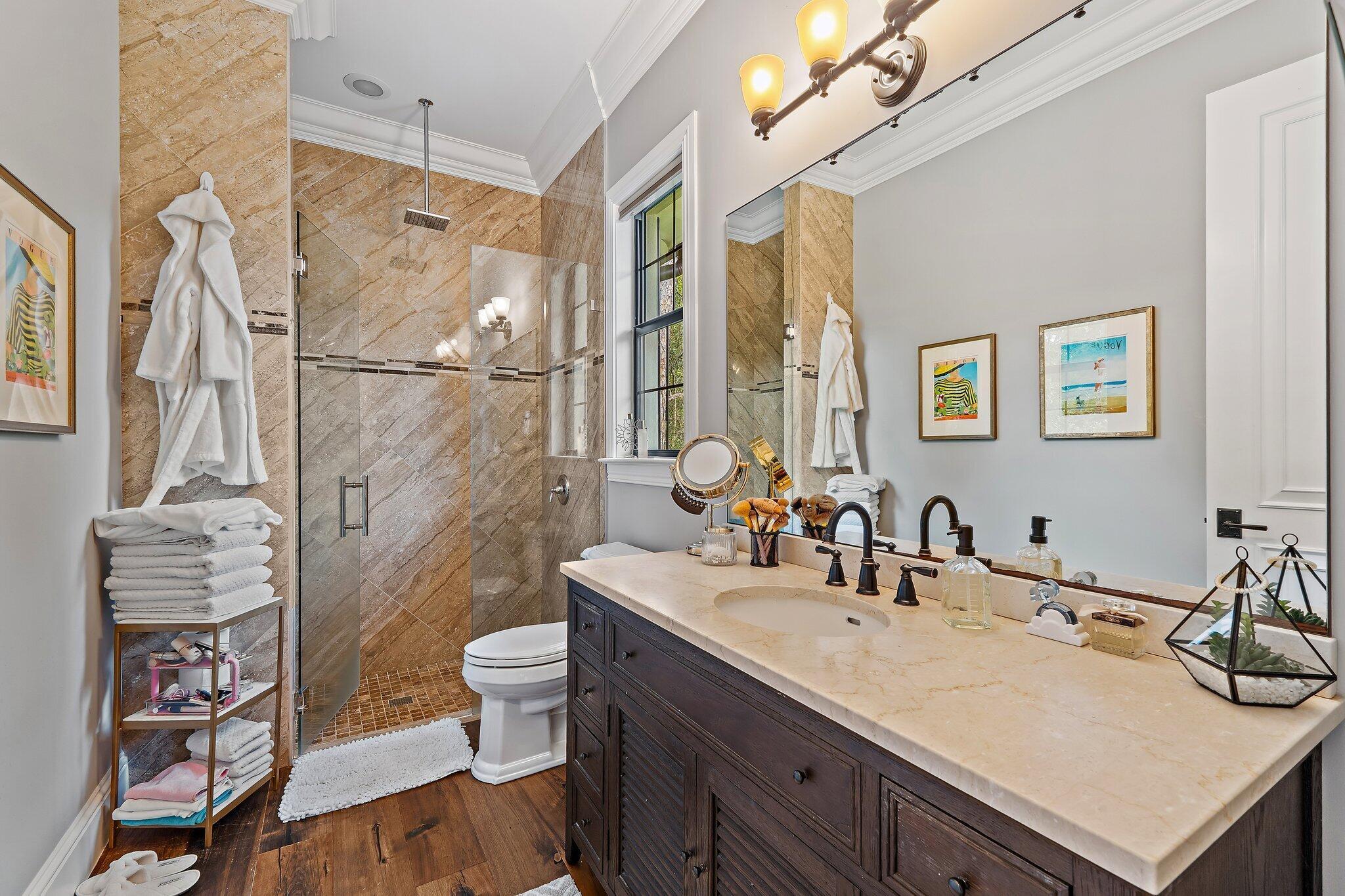 821015 Island Country - Residential