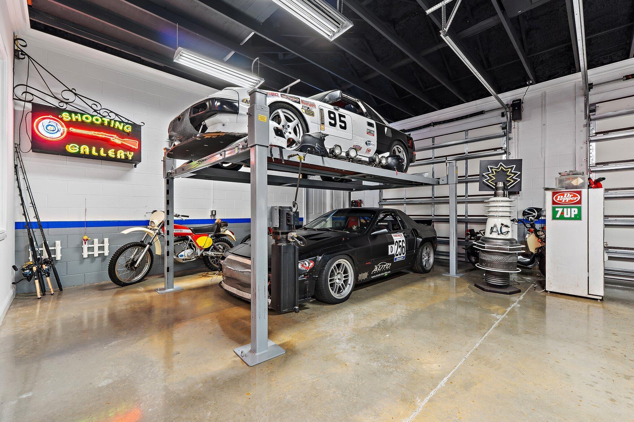 821015 Island Country - Residential