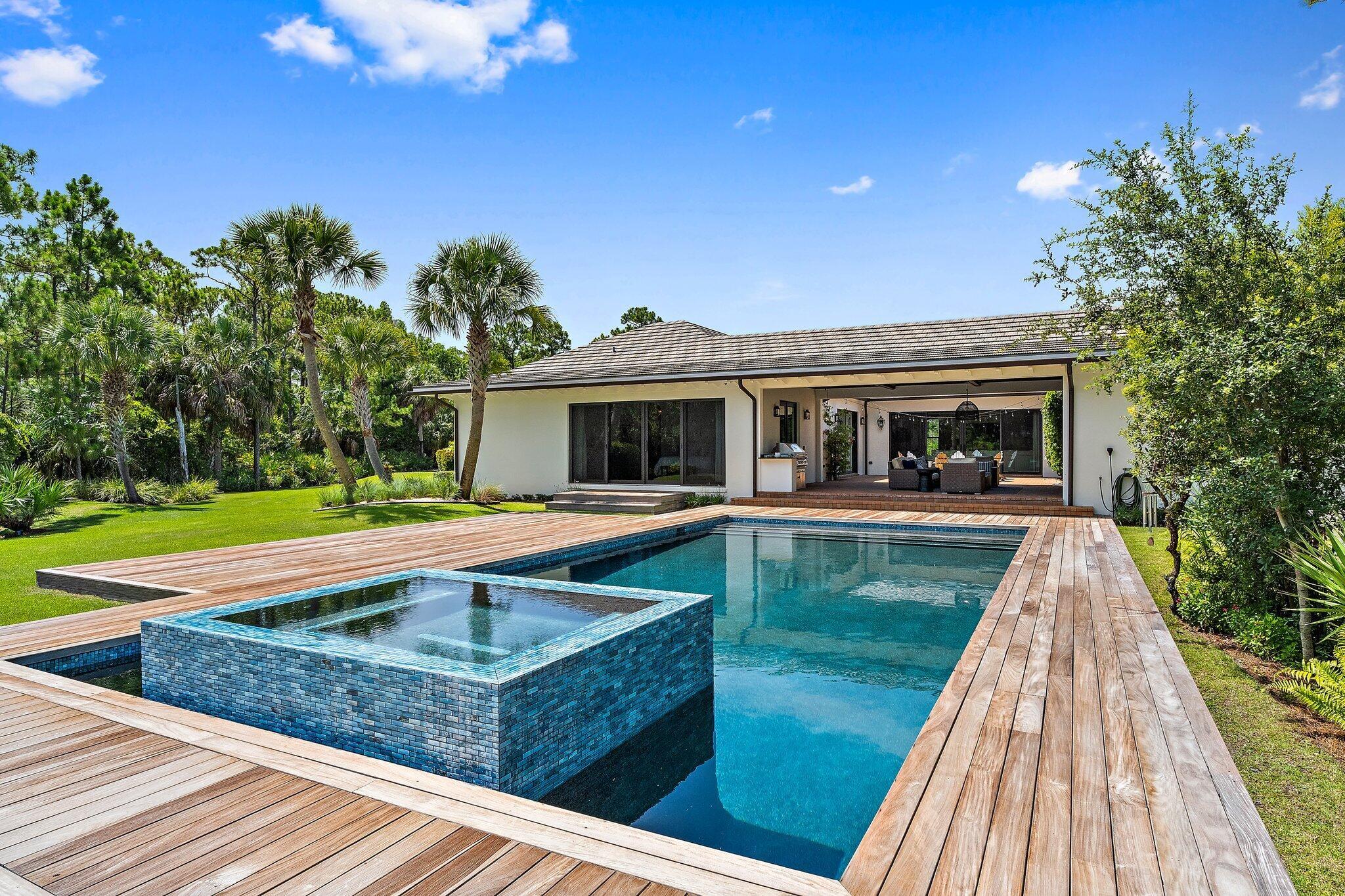 821015 Island Country - Residential