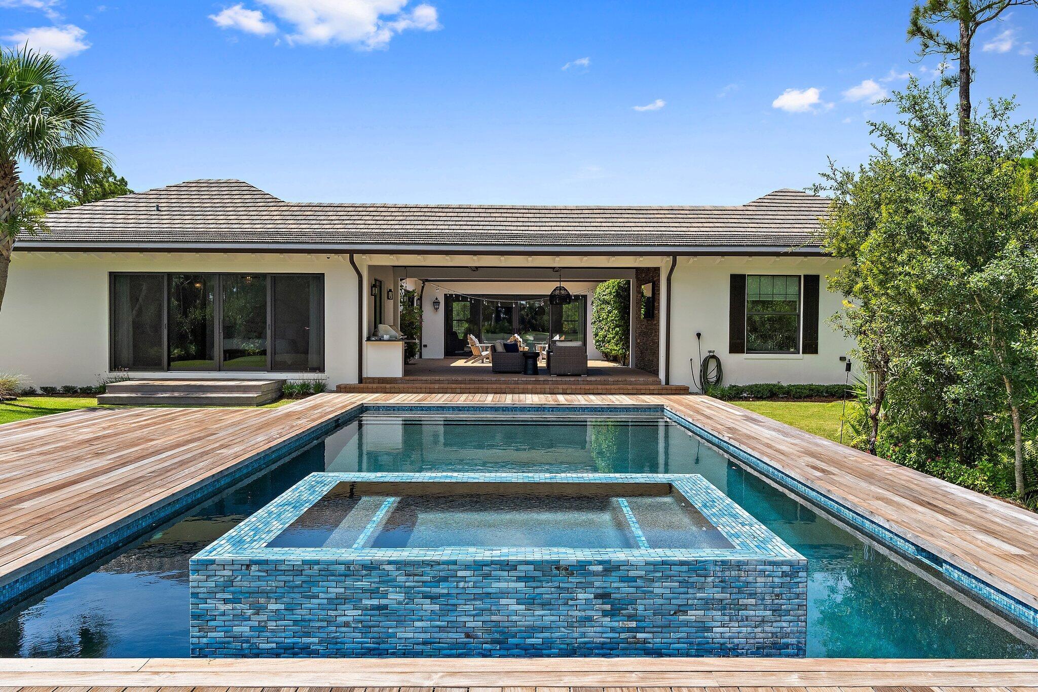 821015 Island Country - Residential