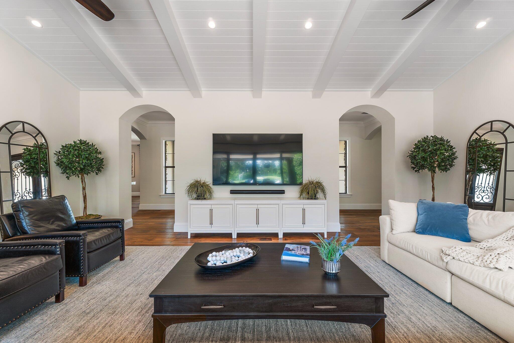 821015 Island Country - Residential