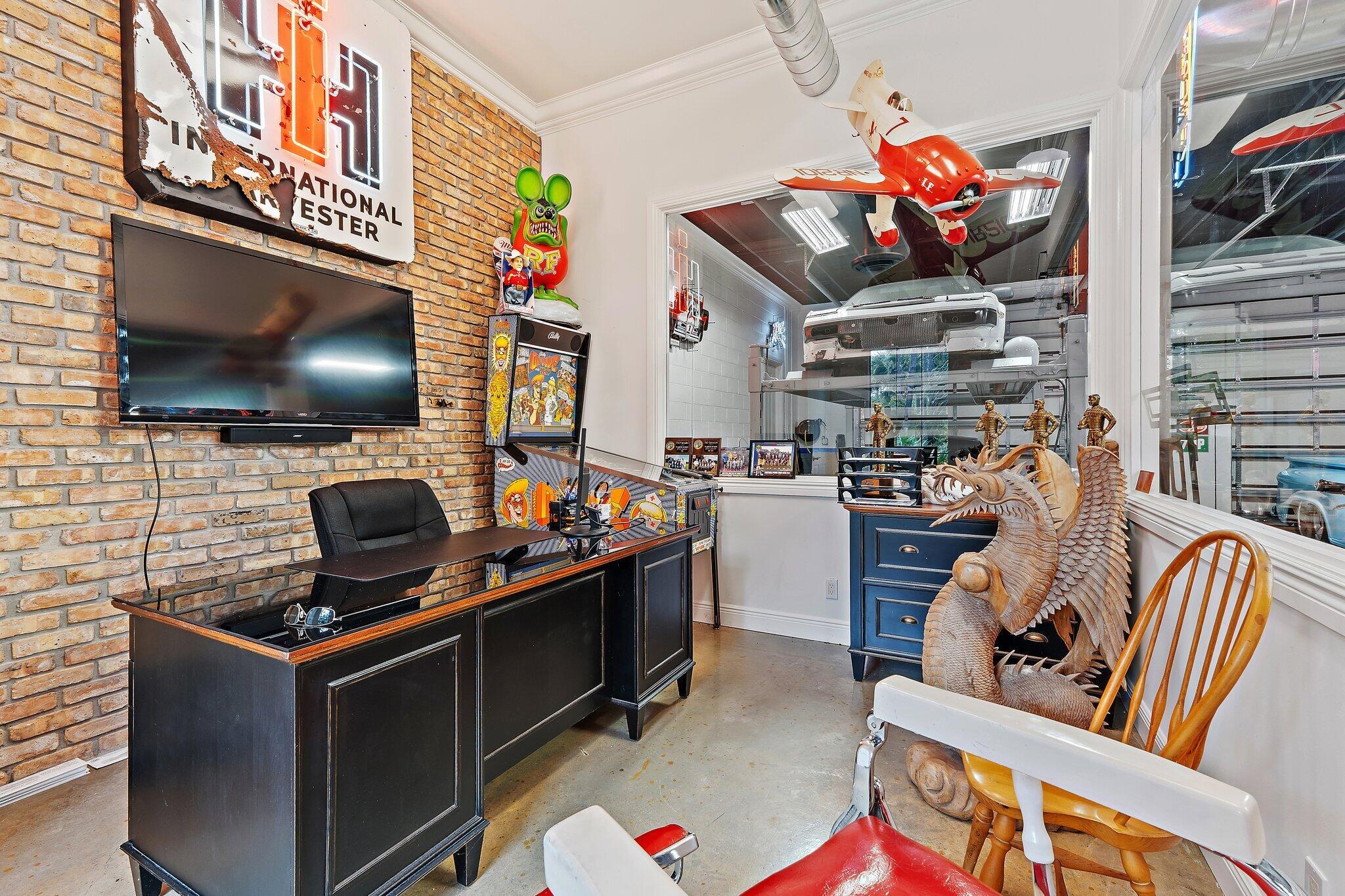 821015 Island Country - Residential